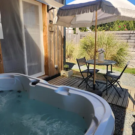 Cosy Avec Option Jacuzzi Apartment *